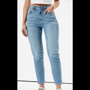 American Eagle stretch Mom Jeans